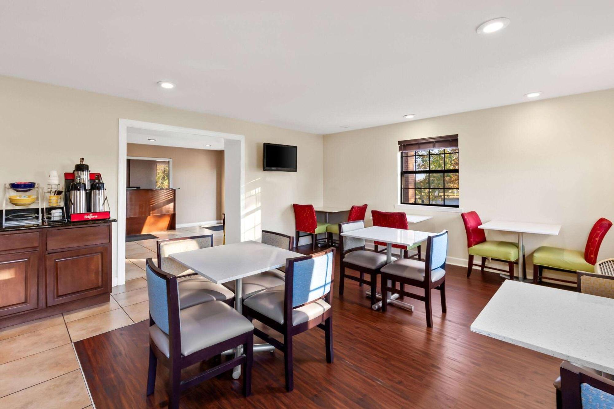 Days Inn By Wyndham Brownsville מראה חיצוני תמונה