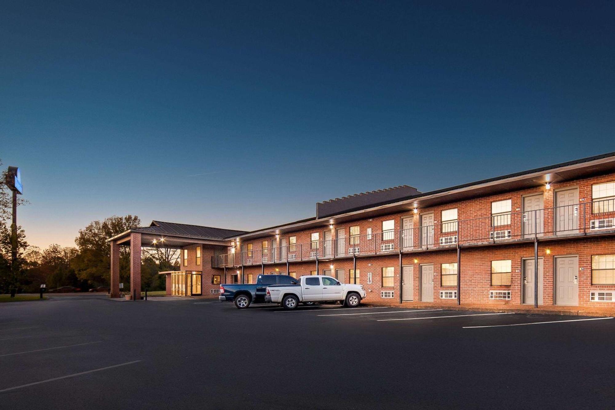 Days Inn By Wyndham Brownsville מראה חיצוני תמונה